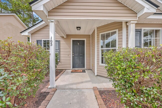 Building Photo - **Welcoming Ranch-Style Home in Dorchester...