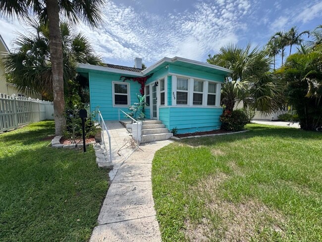 Building Photo - 305 N Lakeside Dr Rental