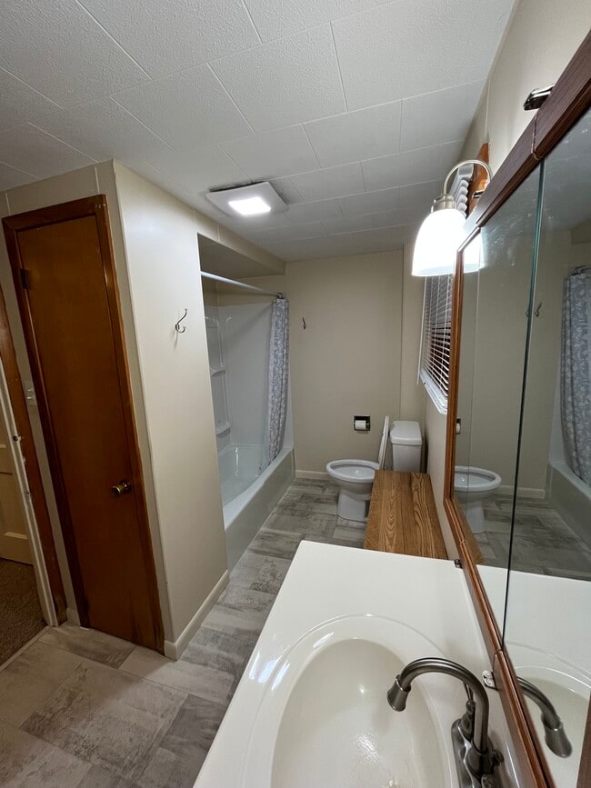 Photo - 105 Myers St