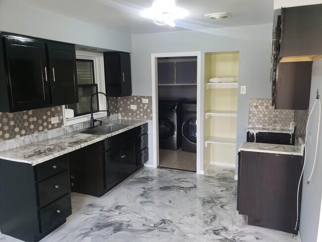 Photo - 1429 Kasten Dr