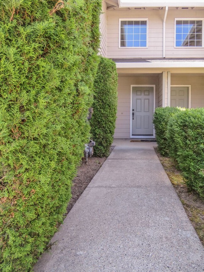 Photo - Updated Interior ! Spacious 2 Bedroom 2.5 Bath Town home close to Intel and Nike