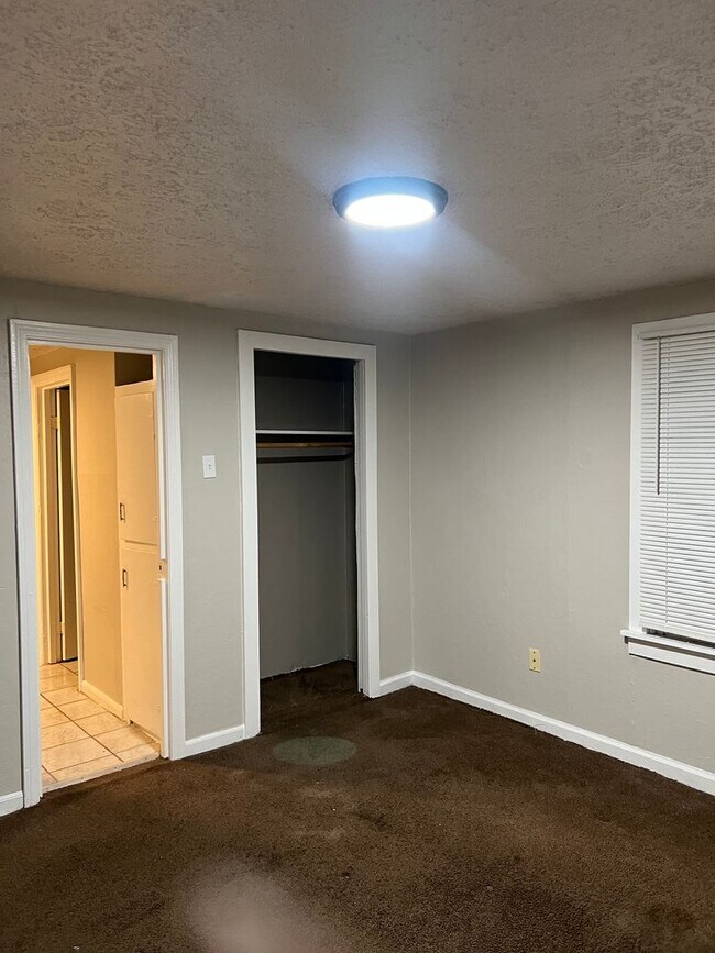 Photo - 6128 E 11th St