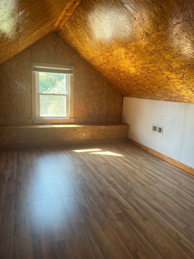 Photo - 2417 Woodland Ave