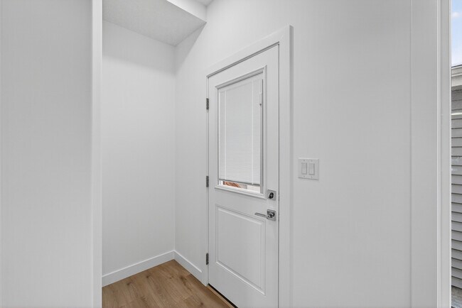 Photo - 28 Renwyck Pl