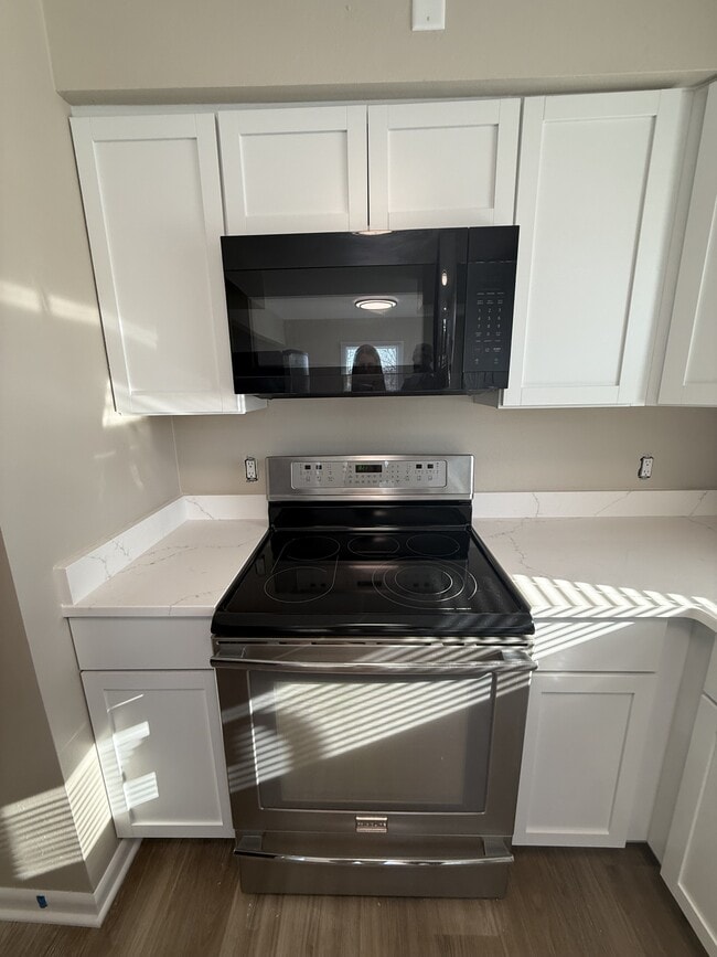 Photo - 1001 Caroline Terrace