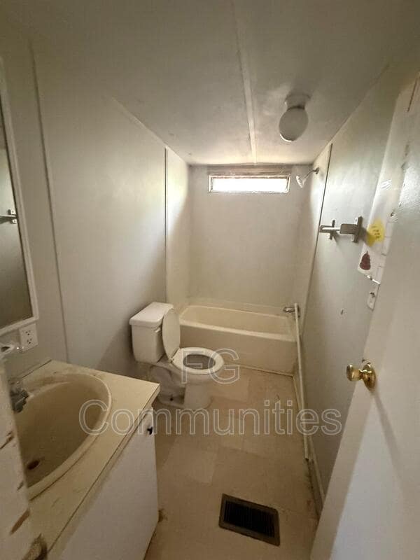 Photo - 1059 Eller Rd