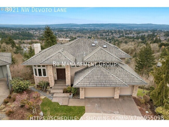 Building Photo - Beautiful Forest Heights Home!! Gourmet ki...