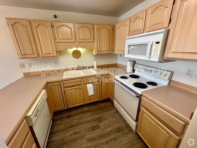 Building Photo - 1701 Prospect Ave Unit 3f Rental