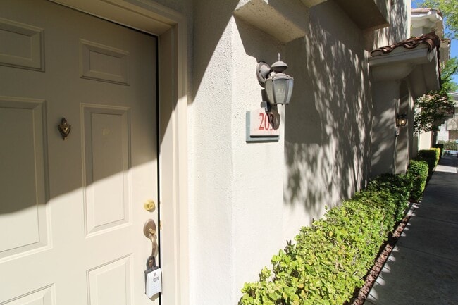 Photo - SHOWINGS AVAILABLE NOW Unidad 203