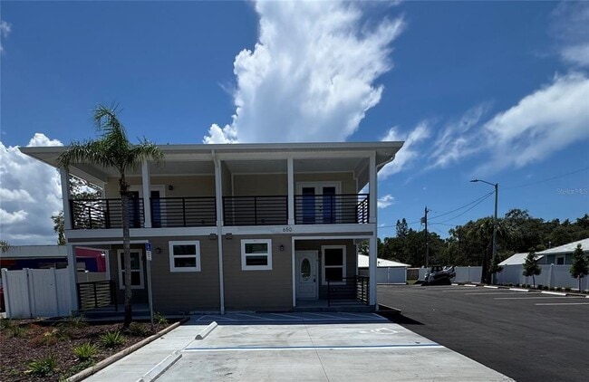 Building Photo - 650 E Tarpon Ave Unit A1 or B1 Rental