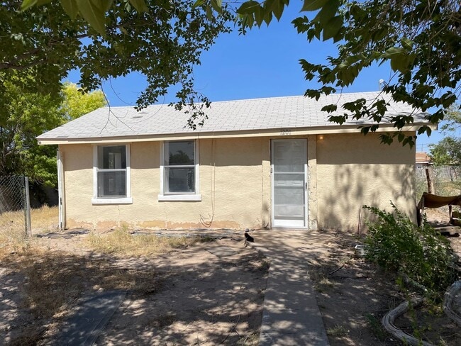 Building Photo - New paint and flooring throughout! Rental