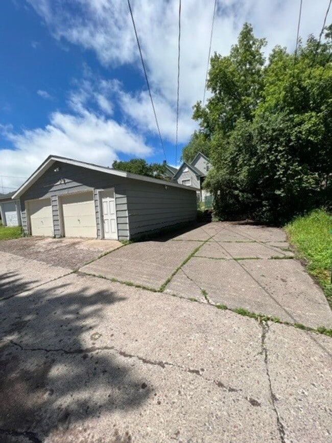 Photo - Duluth, MN - 4 Bedroom - 2 Bath - 2 car garage - Single family home