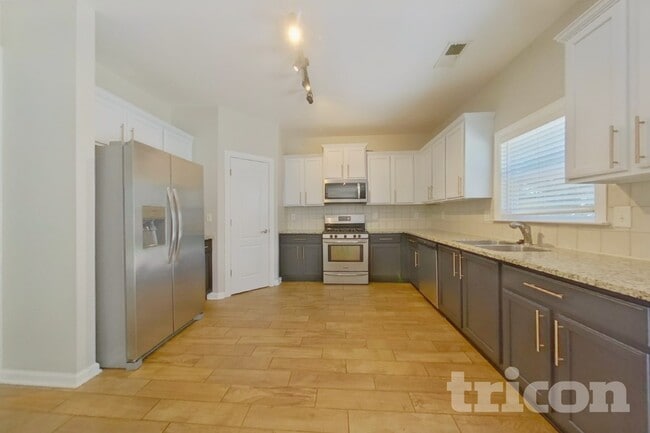 Photo - 3535 Arbroath Dr