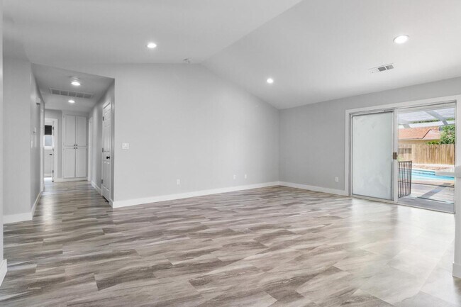 Photo - Fully Remodeled Los Banos 3/2 with Pool