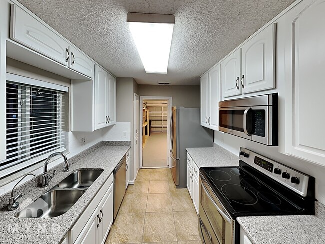 Photo - 2030 Shadow Pine Dr