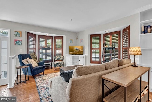 Photo - 123 Quiet Waters Pl