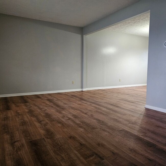Photo - 1252 Colonial Dr