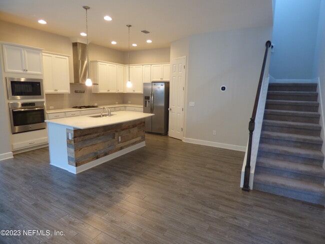 Photo - 92 Archwood Dr
