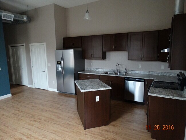 Photo - 211 E 2nd St Unit 206