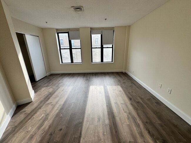 Building Photo - 1124 Boylston St Unit 604