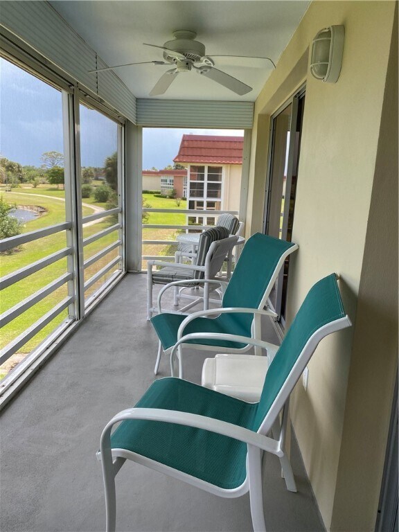 Photo - 69 Royal Oak Ct