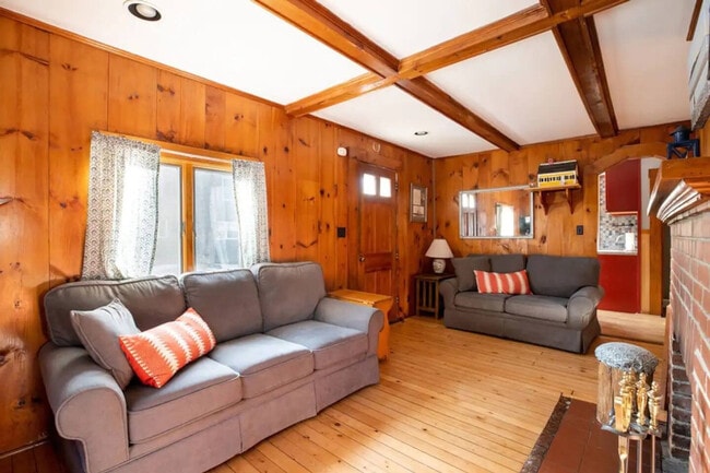 Building Photo - 34 Wildwood Ave
