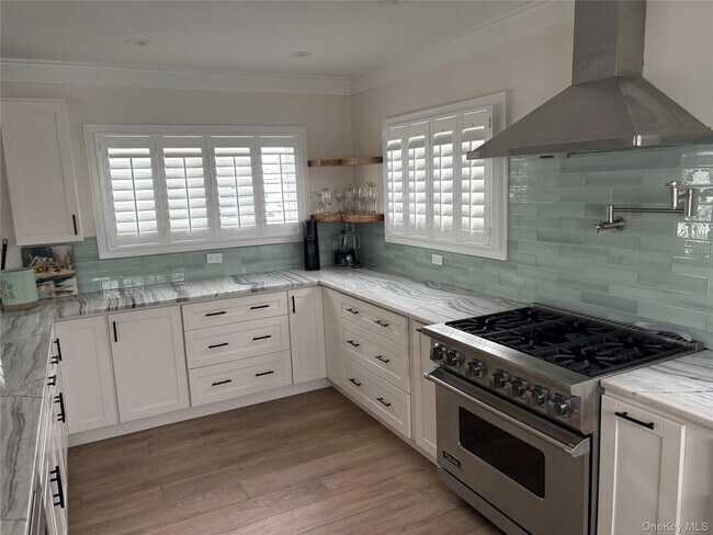 Photo - 2 Bay 9th St