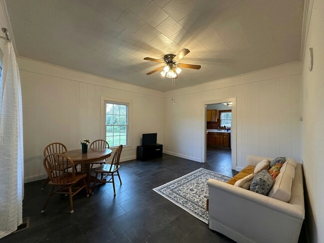 Photo - 302 Catawba Ave