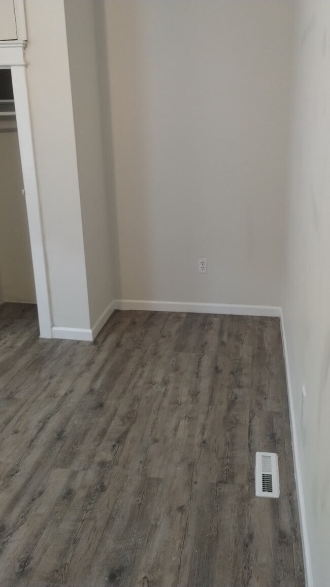 Photo - 5517 Edna Ave Unit 1r