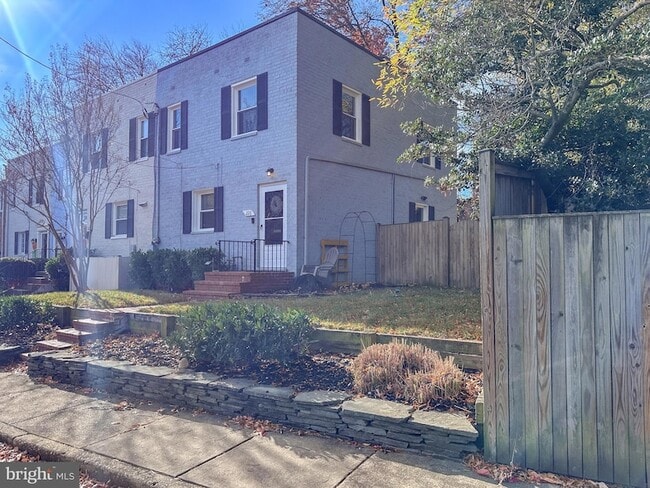 Photo - 226 Guthrie Ave