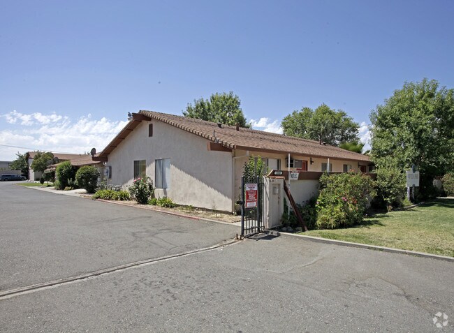 Photo - 2032-2040 Wyda Way Apartments