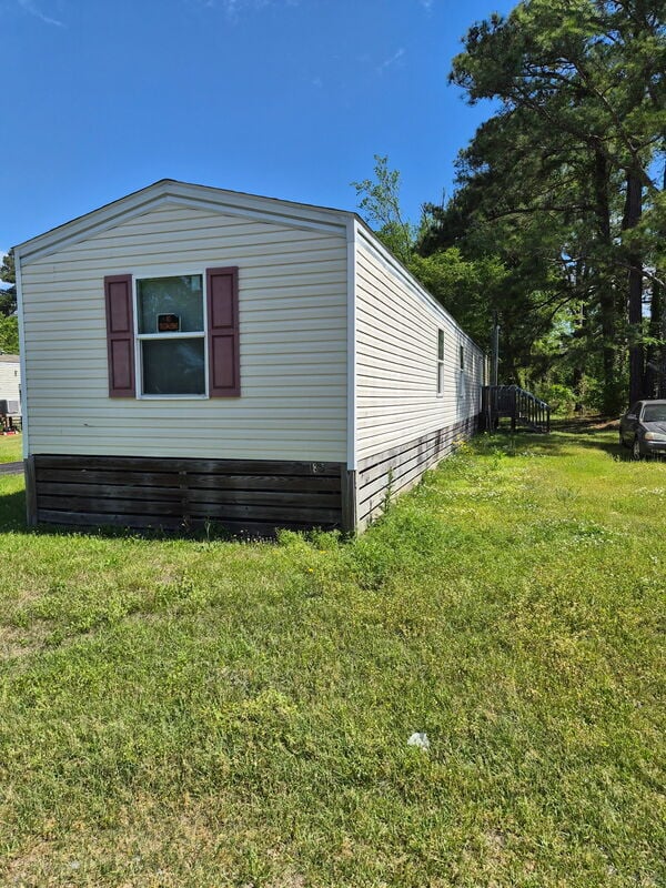 Photo - 185 Lakeside Ln