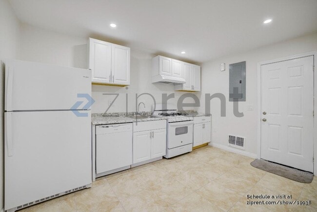 Photo - 1447 N Mountain Ave