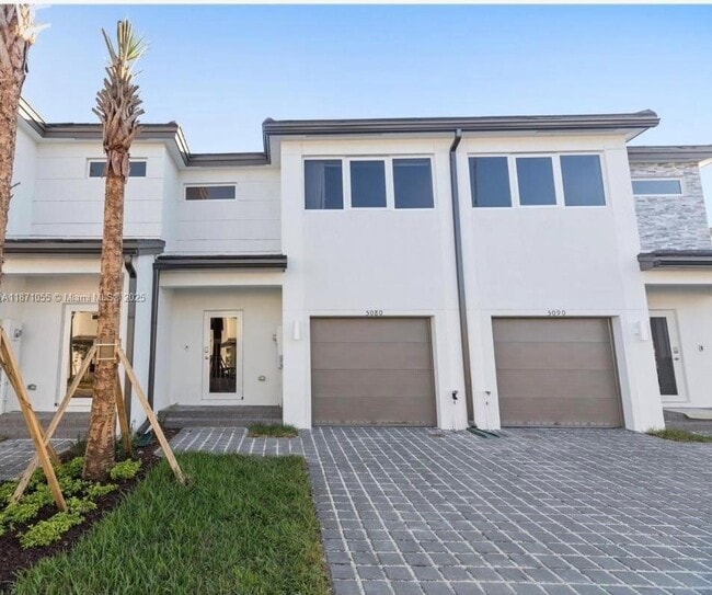 Building Photo - 5090 SW 37th St Rental