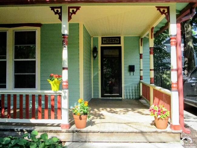 Photo - 1627 New Hampshire St