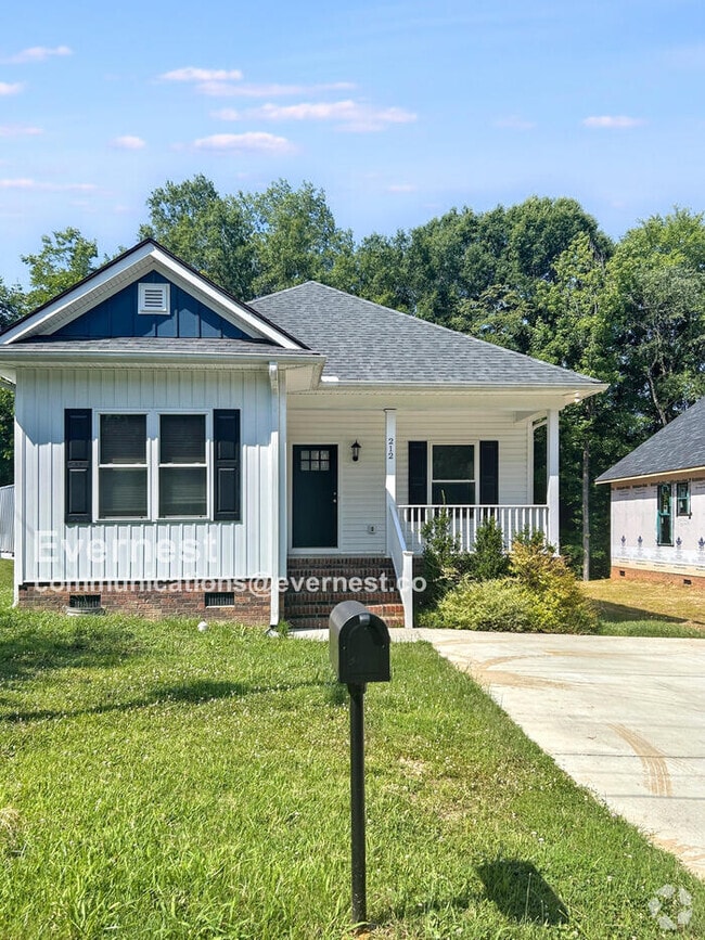 Building Photo - 212 Malvern Dr SW Rental