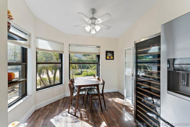 Photo - 801 Kintyre Ct
