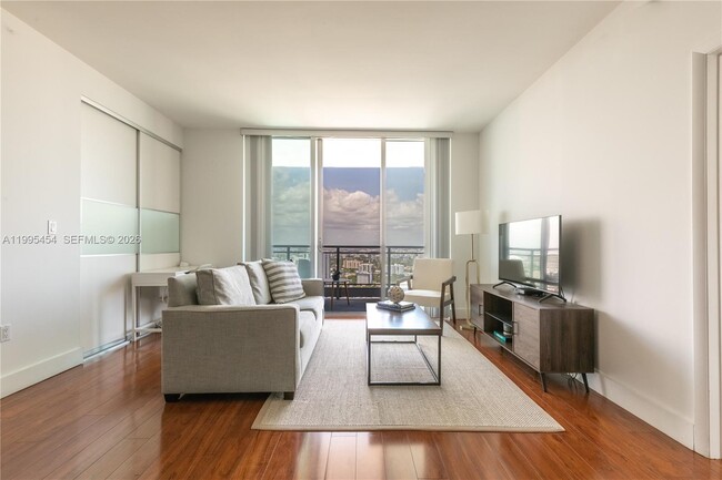 Photo - 90 SW 3rd St Unit 3806