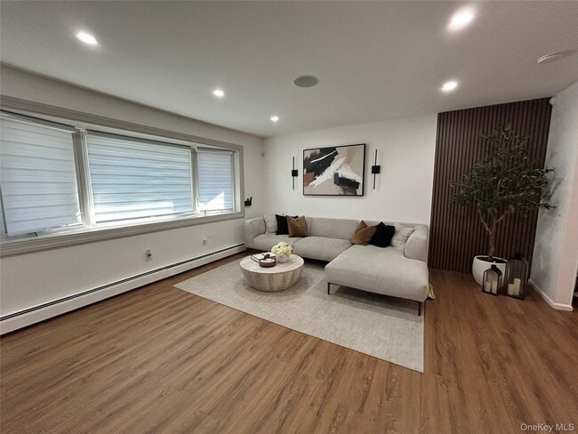 Photo - 47 Shelburne Rd