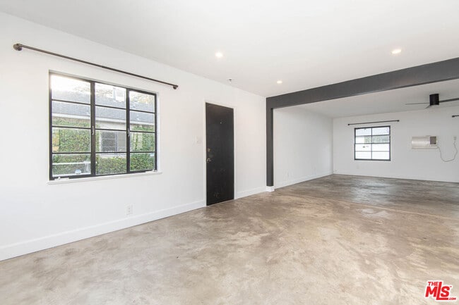 Photo - 822 N Detroit St Unit 826.5