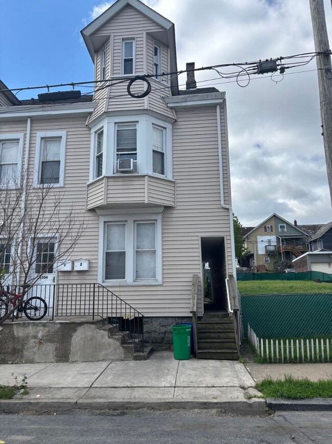 Building Photo - 1302-1304 Lehigh Street Unit 1304 - 1