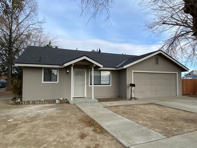 Building Photo - Available Soon! Fully Rehab!