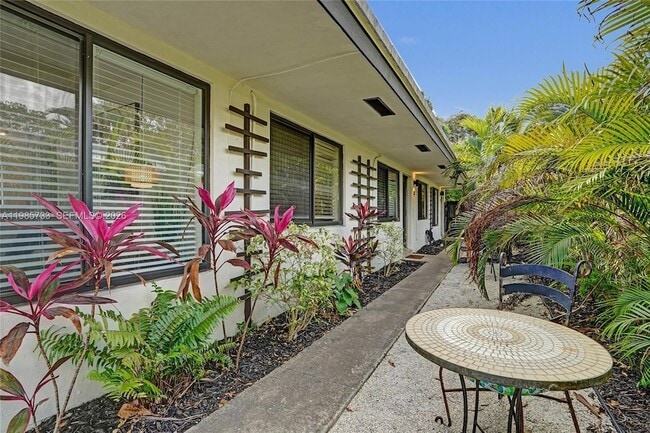 Photo - 754 NE 40th St Unidad A