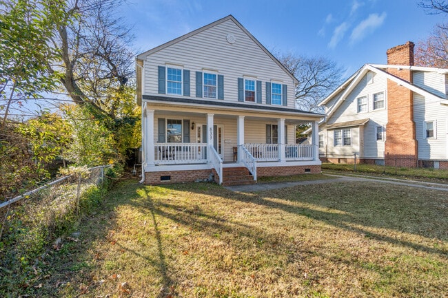 Photo - 833 W 48th St Casa