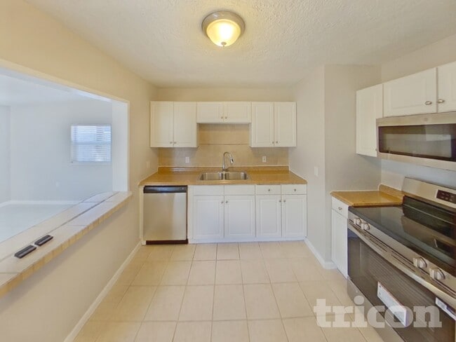 Photo - 7000 Brentford Rd