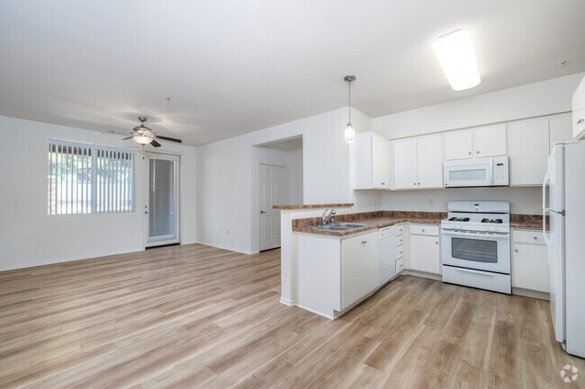 3BR, 2BA – 1,154SF - Kitchen/Living Room