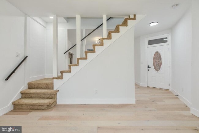 Photo - 745 Kenyon St NW