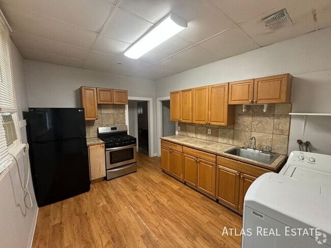 Building Photo - 861 Egbert St Rental