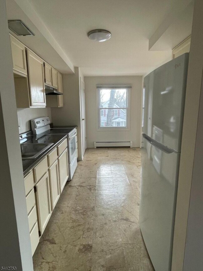 Photo - 278 Morris St