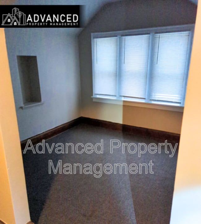 Photo - 3251 N 28th St